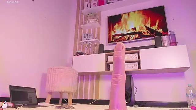 Snapshot of susanjons_tcw chatting on 09.22.25 susanjons tcw online show from 09.22.25