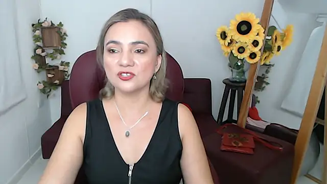 Snapshot of ana_milf chatting on 06.04.26 ana milf online show from 06.04.26