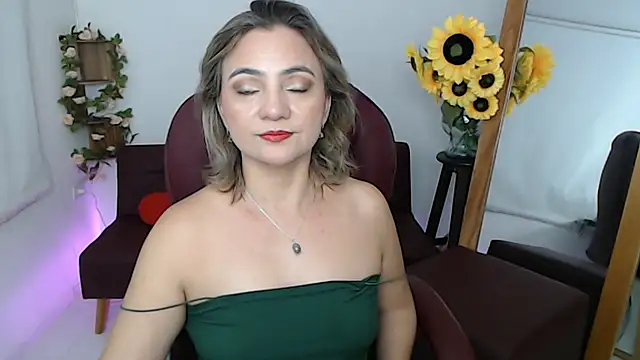 Snapshot of ana_milf chatting on 07.06.26 ana milf online show from 07.06.26