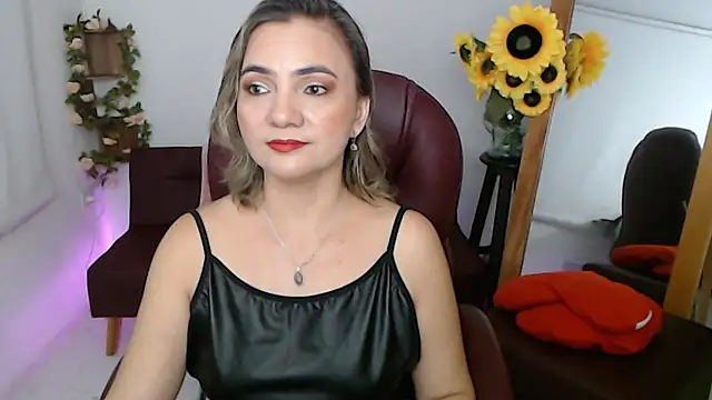 Snapshot of ana_milf chatting on 07.18.26 ana milf online show from 07.18.26