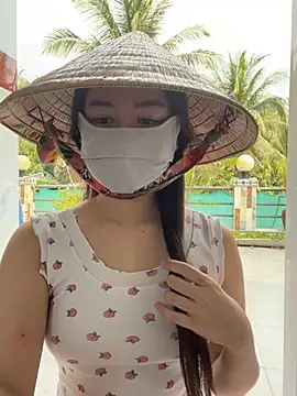 BabyThree  online show from 02.15.25