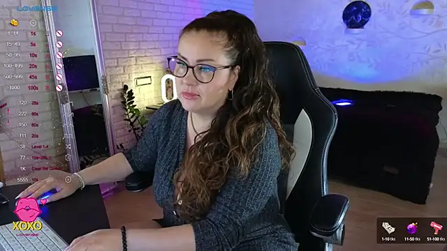 misskaassandraa online show from 09.28.25