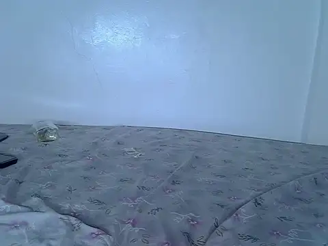 Snapshot of laetitia_ chatting on 02.08.26 laetitia online show from 02.08.26