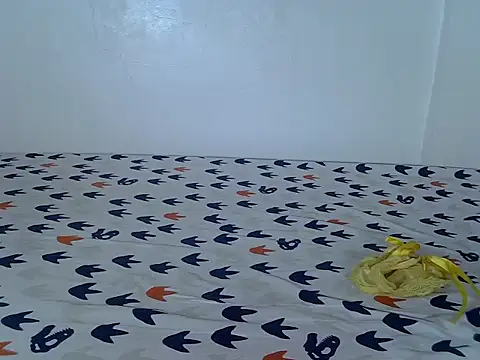 Snapshot of laetitia_ chatting on 02.13.26 laetitia online show from 02.13.26