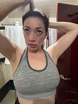 Snapshot of Yulia_sx chatting on 01.31.26 Yulia sx online show from 01.31.26