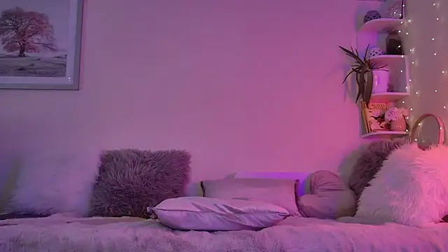 Snapshot of KatBigBum chatting on 02.15.25 KatBigBum online show from 02.15.25