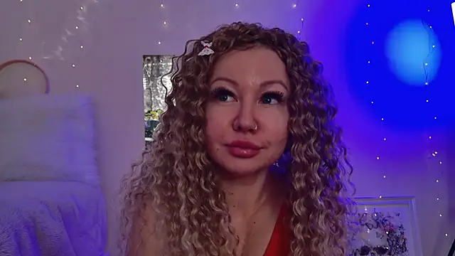 Snapshot of KatBigBum chatting on 03.15.25 KatBigBum online show from 03.15.25