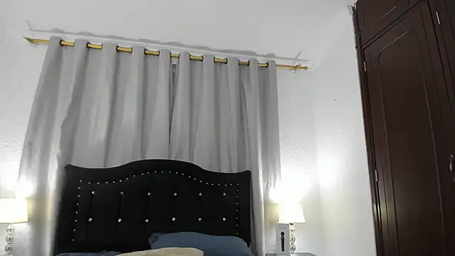 Snapshot of Greta_smith chatting on 12.15.24 Greta smith online show from 12.15.24