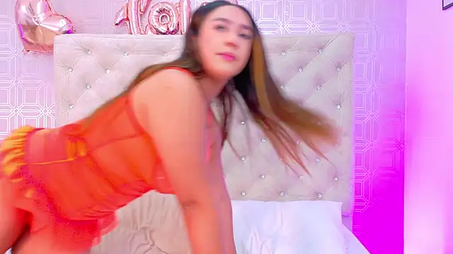 Snapshot of Sara_Desire chatting on 02.22.26 Sara Desire online show from 02.22.26