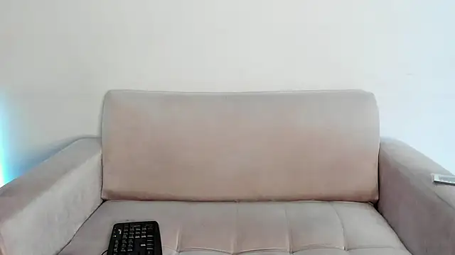 Lilacutte  online show from 12.13.24