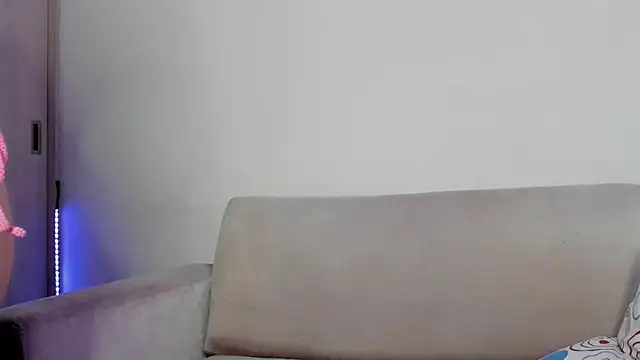 Lilacutte  online show from 02.04.25