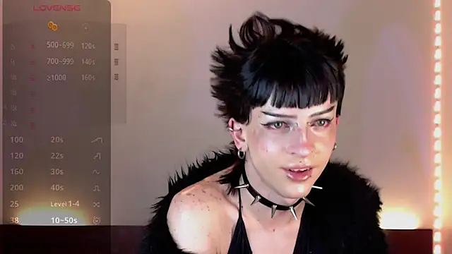 Snapshot of succubot chatting on 10.03.25 succubot online show from 10.03.25