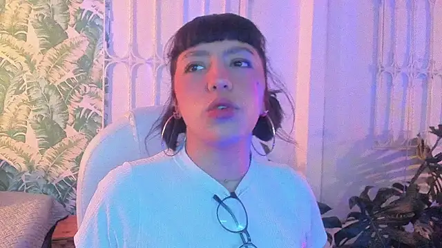 cute hollywood online show from 02.04.26