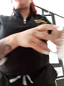 Snapshot of EmaGw chatting on 02.21.26 EmaGw online show from 02.21.26