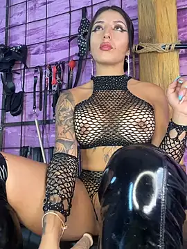 Snapshot of alexia_aitanaa_ chatting on 06.25.26 alexia aitanaa online show from 06.25.26