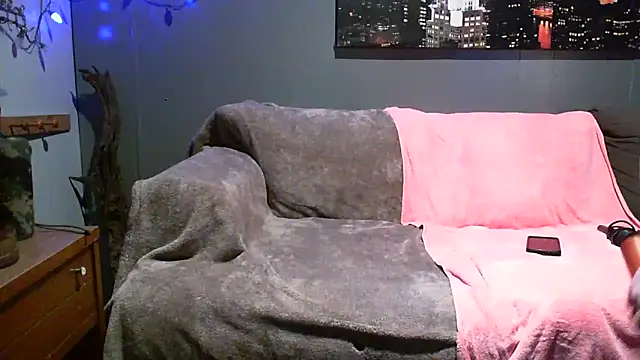 Genevieve143 online show from 03.21.25