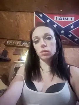 Snapshot of Genevieve143 chatting on 12.20.25 Genevieve143 online show from 12.20.25