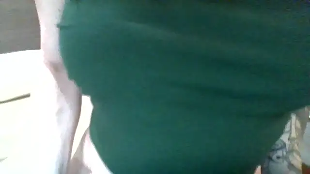 Snapshot of Genevieve143 chatting on 12.23.25 Genevieve143 online show from 12.23.25