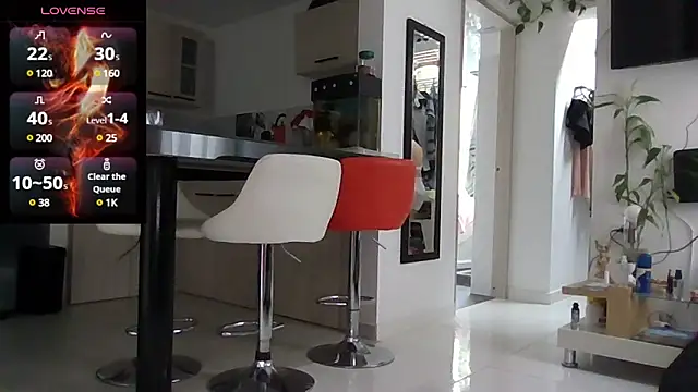 Snapshot of saramartinez1000 chatting on 02.15.25 saramartinez1000 online show from 02.15.25