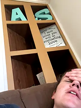 velvetta  online show from 10.06.25