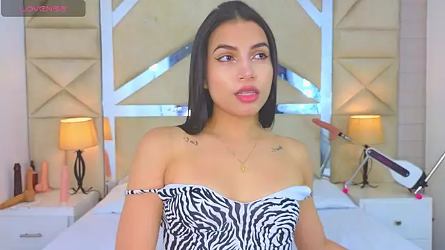 Snapshot of Tiphani_walker_ chatting on 09.25.25 Tiphani walker online show from 09.25.25