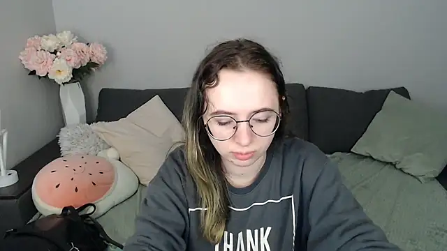 Mini Diva online show from 10.25.25