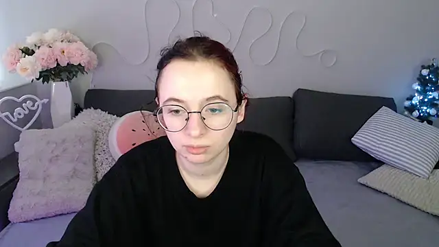 Mini Diva online show from 12.16.25