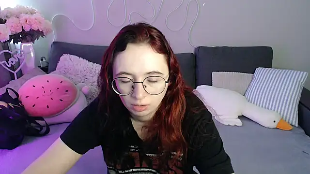 Snapshot of Mini_Diva chatting on 07.05.26 Mini Diva online show from 07.05.26