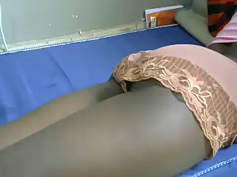 Snapshot of queen_sessely12 chatting on 02.15.25 queen sessely12 online show from 02.15.25