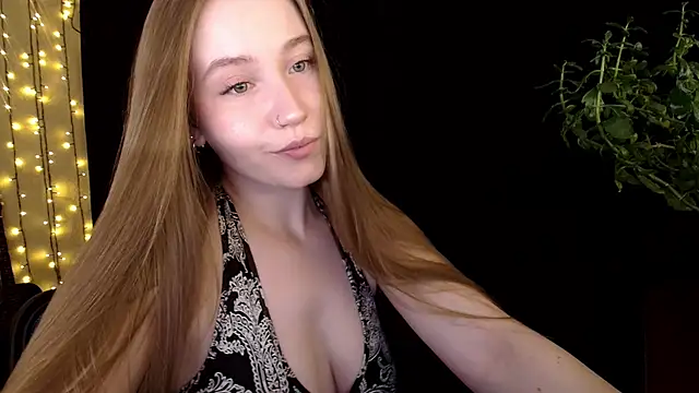 Snapshot of SindiWatsoon chatting on 09.18.25 SindiWatsoon online show from 09.18.25