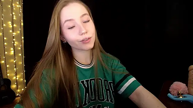 Snapshot of SindiWatsoon chatting on 12.03.25 SindiWatsoon online show from 12.03.25