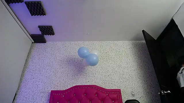 luly pink online show from 10.11.25