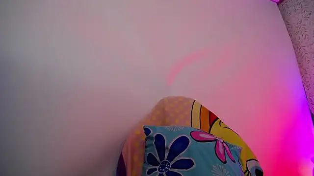 luly pink online show from 11.28.25