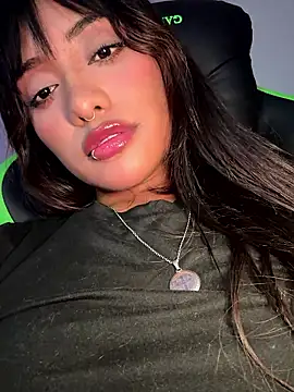 VictoireFeller online show from 01.12.26