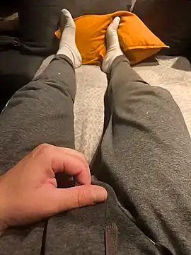 Snapshot of onbifeet chatting on 12.20.25 onbifeet online show from 12.20.25