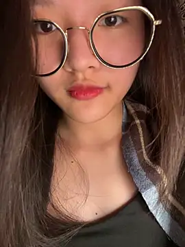 Krixxi22 online show from 10.25.25