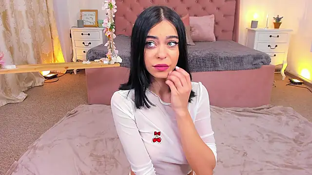 Snapshot of JassyeJoy chatting on 12.12.24 JassyeJoy online show from 12.12.24