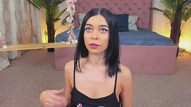 Snapshot of JassyeJoy chatting on 12.22.24 JassyeJoy online show from 12.22.24