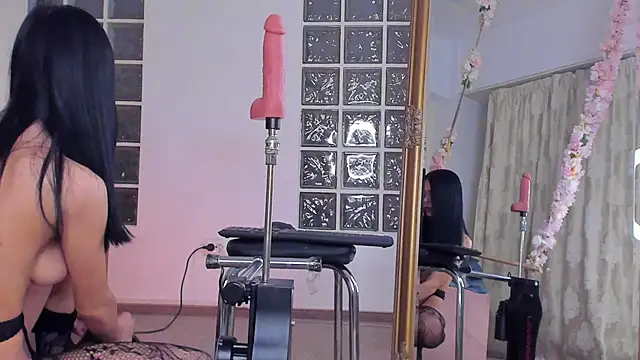 Snapshot of JassyeJoy chatting on 11.18.25 JassyeJoy online show from 11.18.25