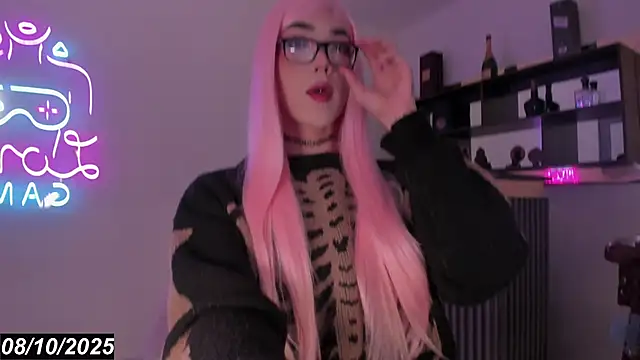 Bonnie Luxury online show from 10.08.25