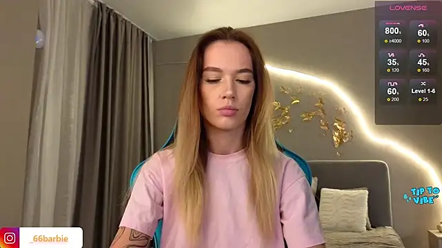 Snapshot of BBabyShark chatting on 03.21.25 BBabyShark online show from 03.21.25