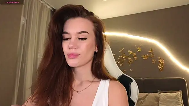 Snapshot of BBabyShark chatting on 10.13.25 BBabyShark online show from 10.13.25