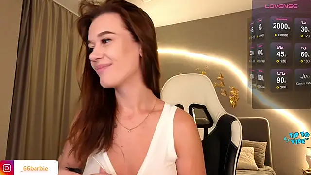 Snapshot of BBabyShark chatting on 11.29.25 BBabyShark online show from 11.29.25