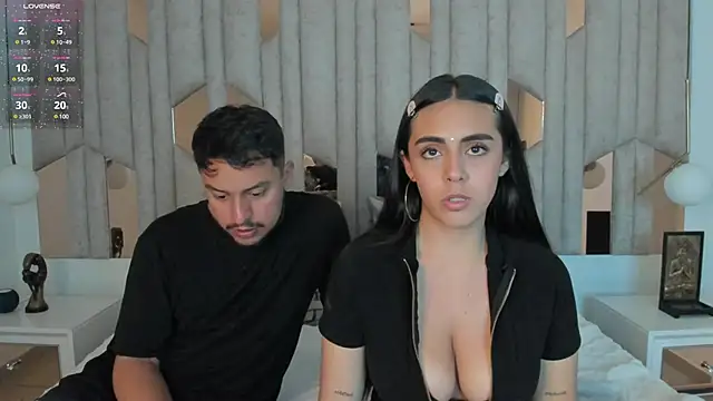 Snapshot of 1m_valery chatting on 12.17.24 1m valery online show from 12.17.24