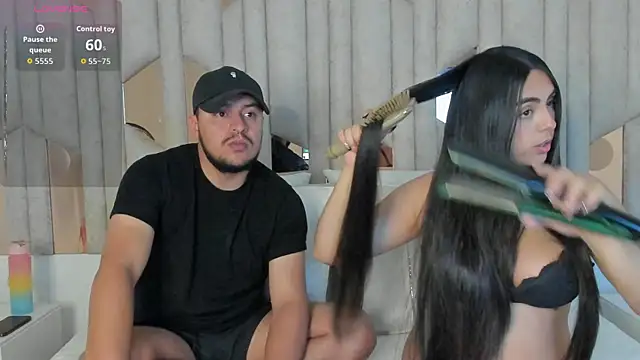 Snapshot of 1m_valery chatting on 10.15.25 1m valery online show from 10.15.25