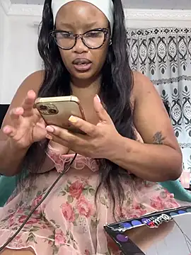 MimiCurves online show from 06.11.26