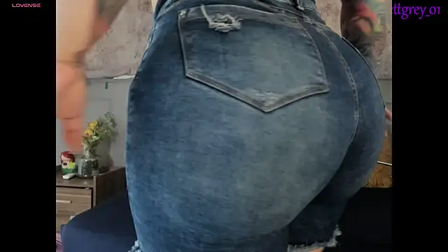 Scarlett grey1 online show from 12.30.24