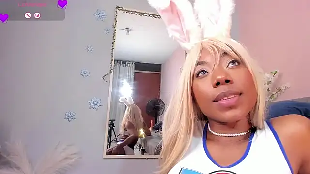 Snapshot of zaraadoll chatting on 01.11.25 zaraadoll online show from 01.11.25