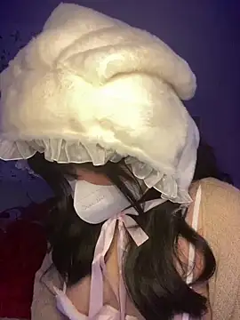 HoneyBuns 05 online show from 01.12.25