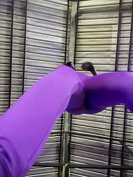 Berry Bans online show from 09.23.25